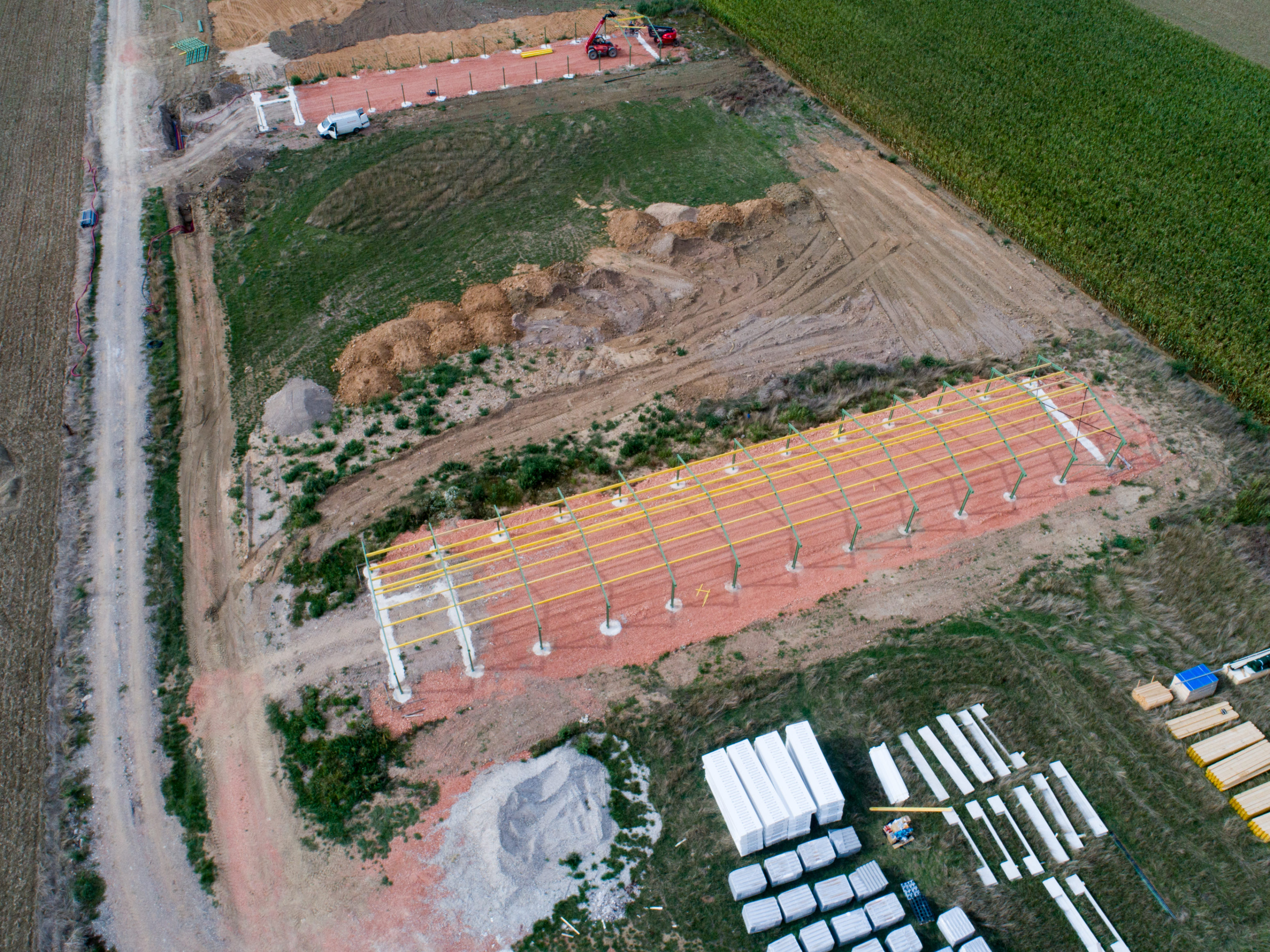 Drone en vol stationnaire pour captation photogrammetrique de charpente