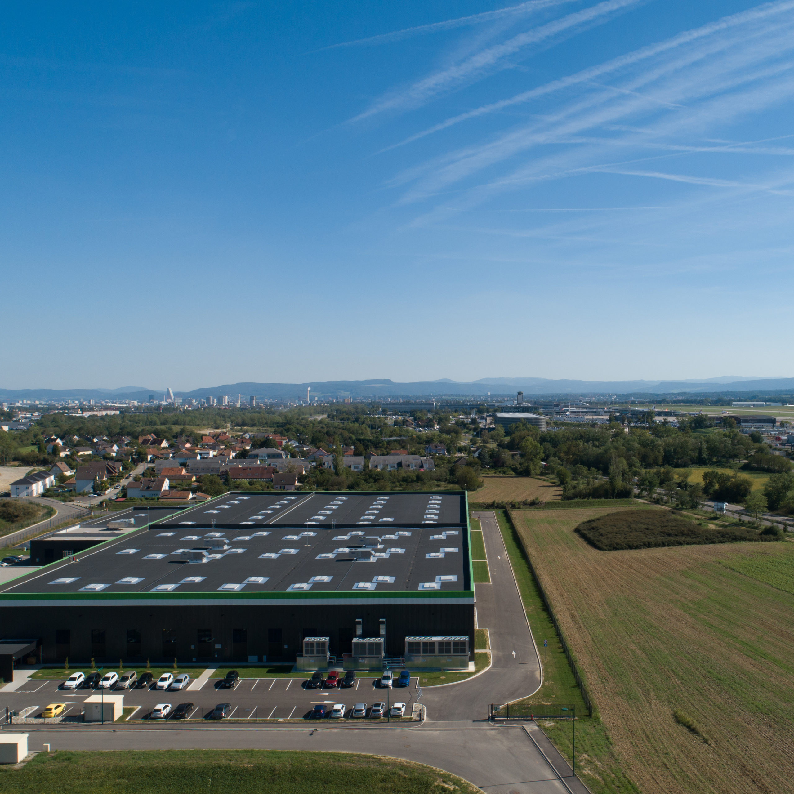 Drone en operation video sur site industriel