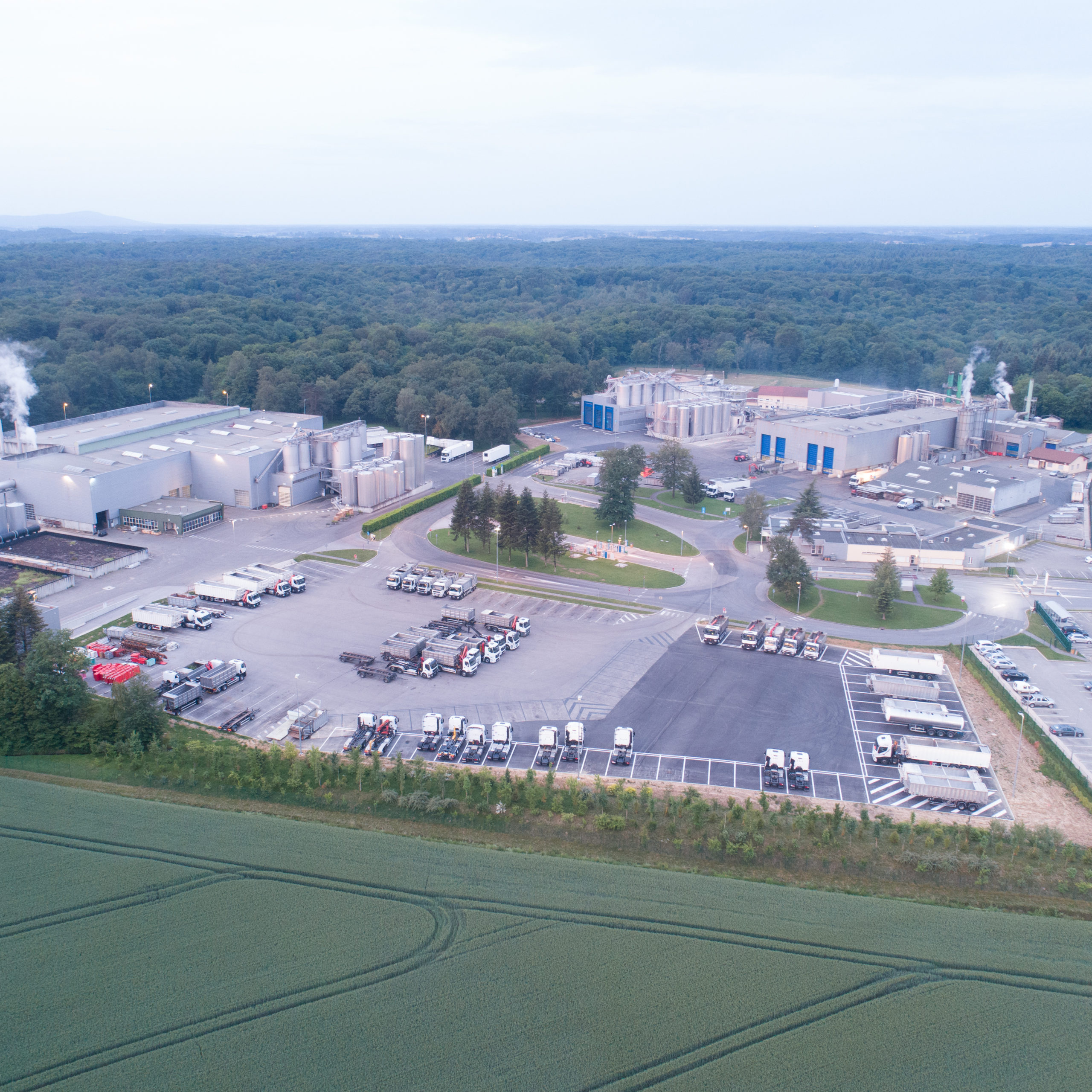 Vue aerienne usine pour film corporate